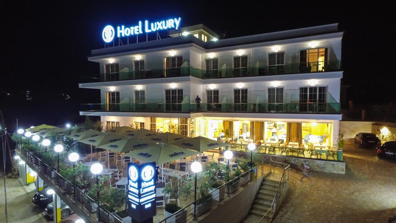 Hotel Luxury คซามิล ภายนอก รูปภาพ